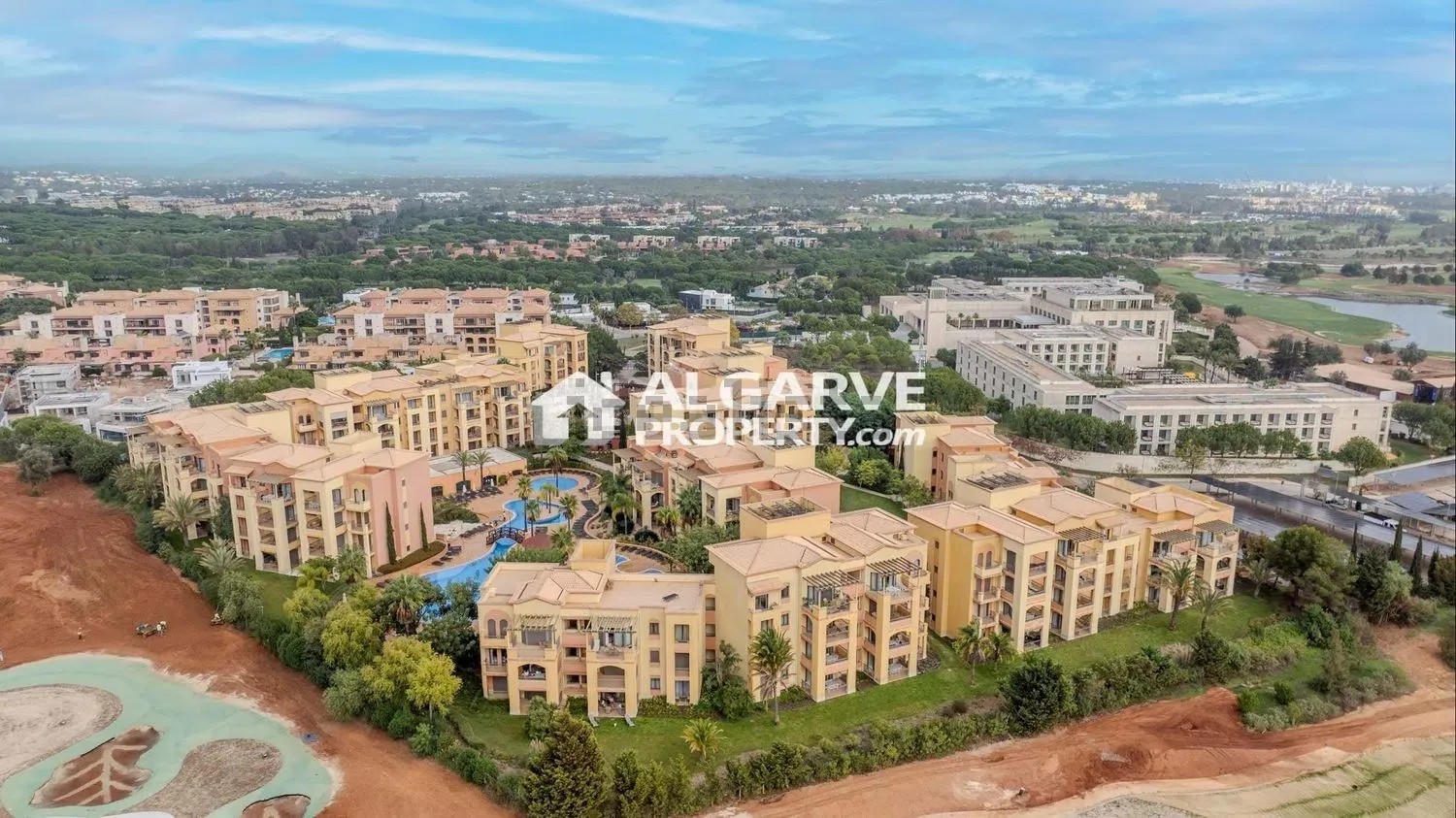 Property in avenida dos Descobrimentos, Quarteira, Vilamoura, Faro, pt
