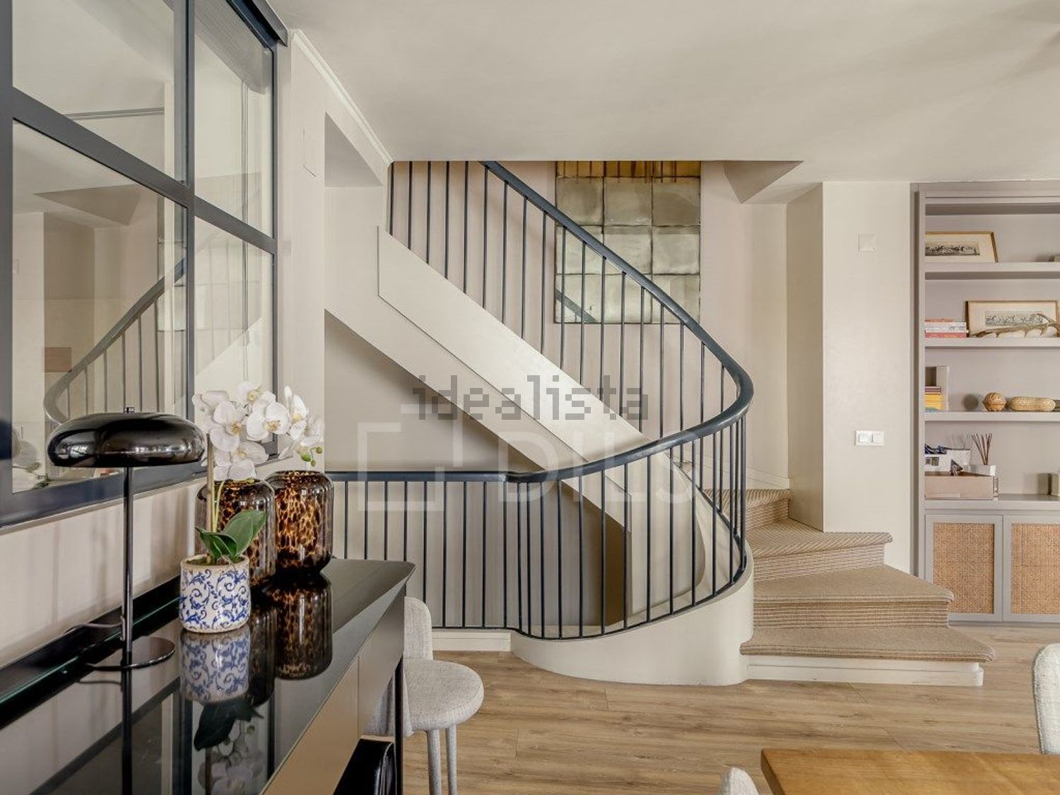 Property in Apartamento T5 na Rua Ribeiro Sanches, Lapa, Estrela, Lisboa
