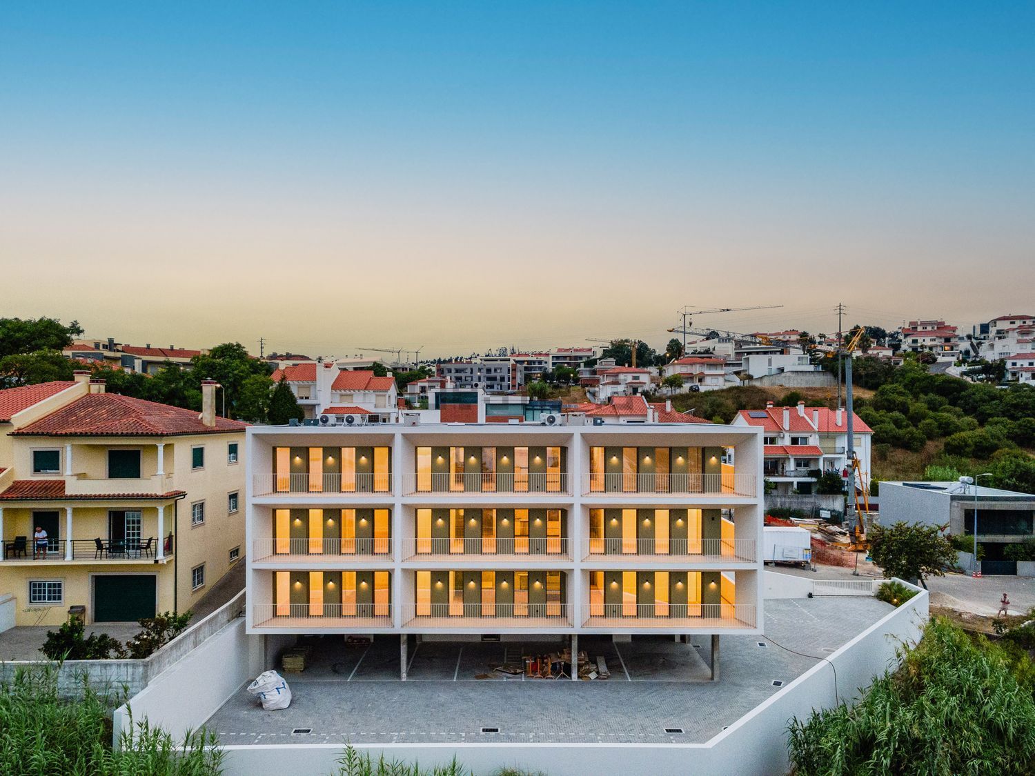 Property in Apartamento T1 na Rua Santa Isabel, 45, Parceiros e Azoia, Leiria