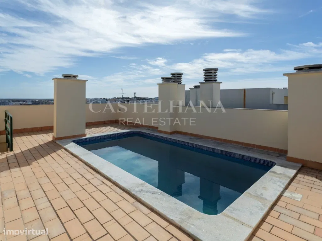Property in Faro (Sé e São Pedro), Faro