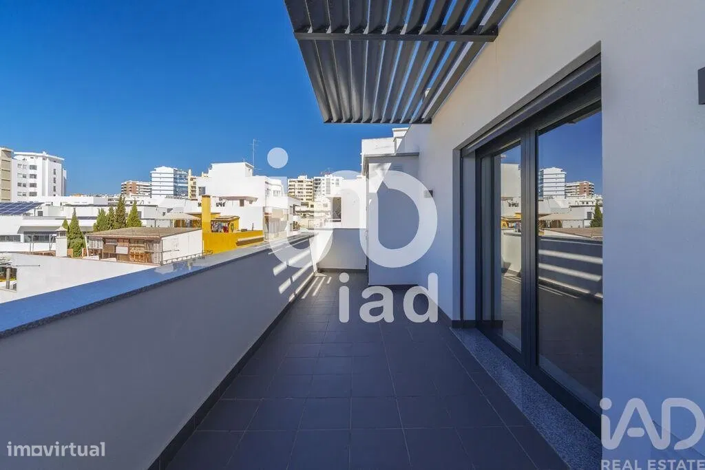 Property in Faro (Sé e São Pedro), Faro