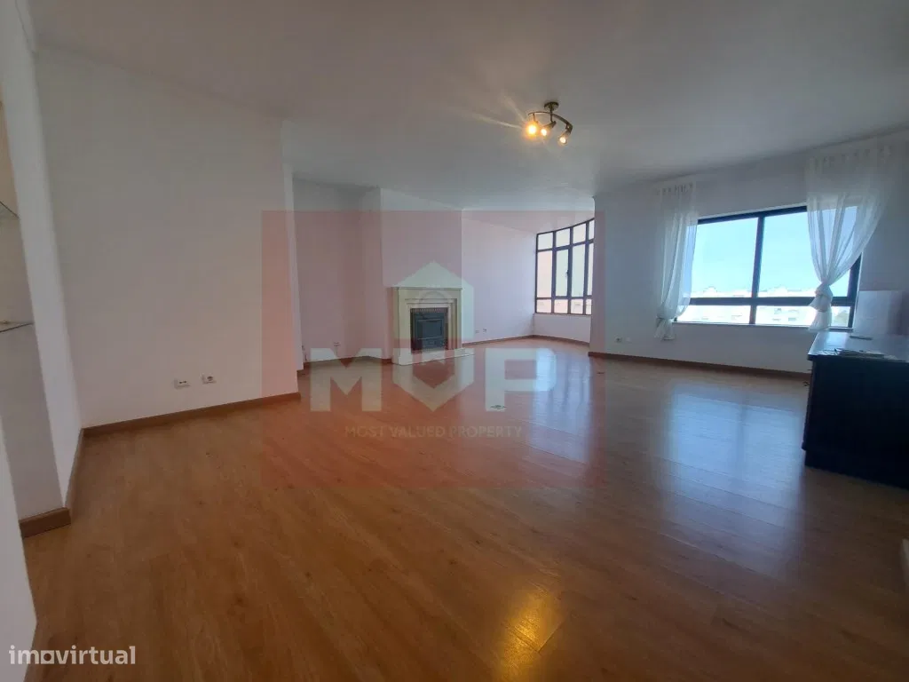Property in Rua do Alportel, Faro (Sé e São Pedro), Faro