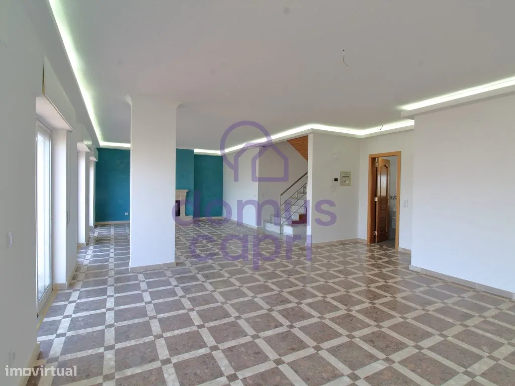 Property in Faro (Sé e São Pedro), Faro