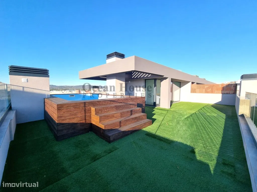 Property in Faro (Sé e São Pedro), Faro