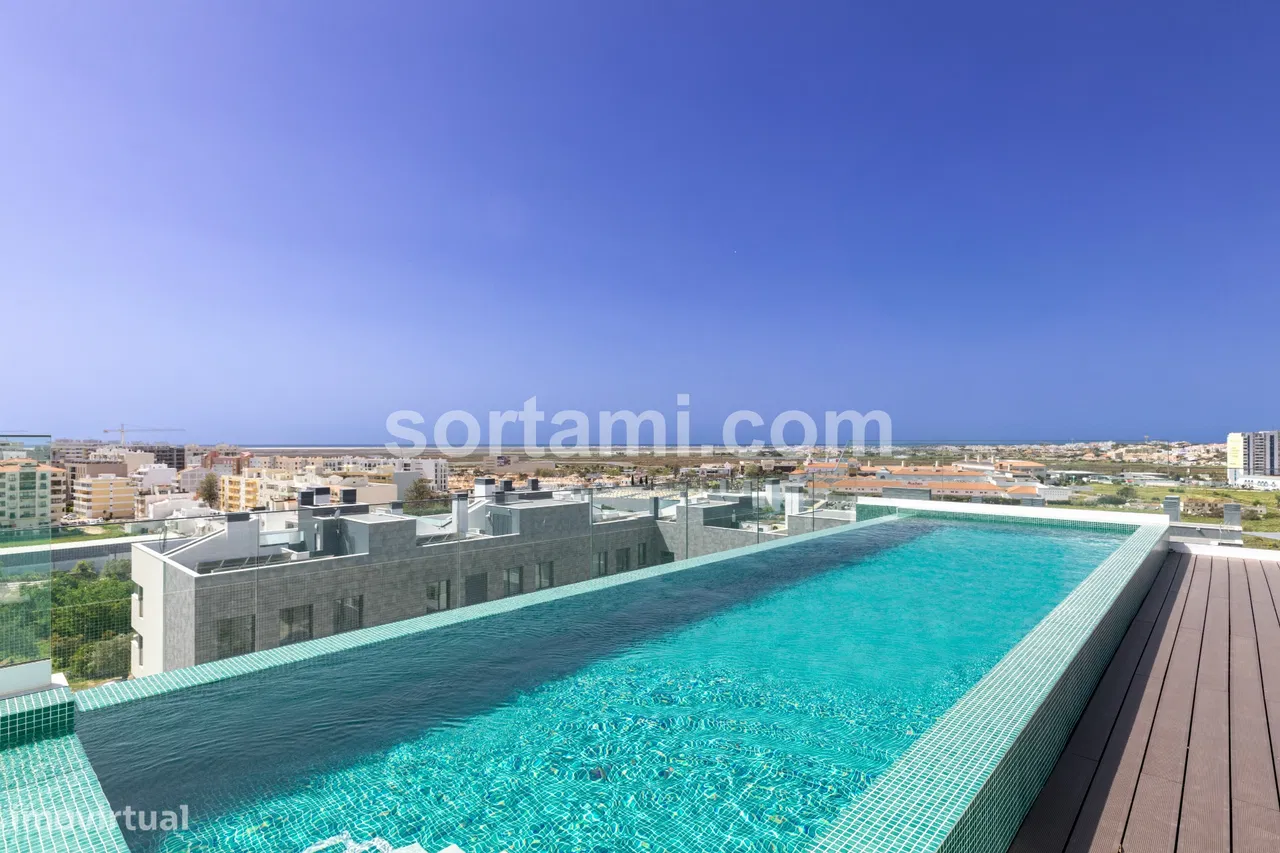 Property in Faro (Sé e São Pedro), Faro